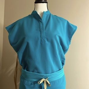 Figs scrubs set